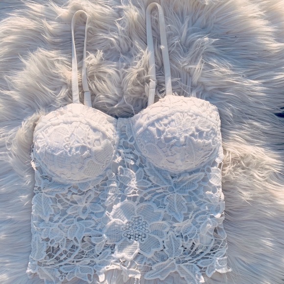 White Floral Embroidered Bustier Corset Padded Crop Top Y2K - Picture 3 of 9